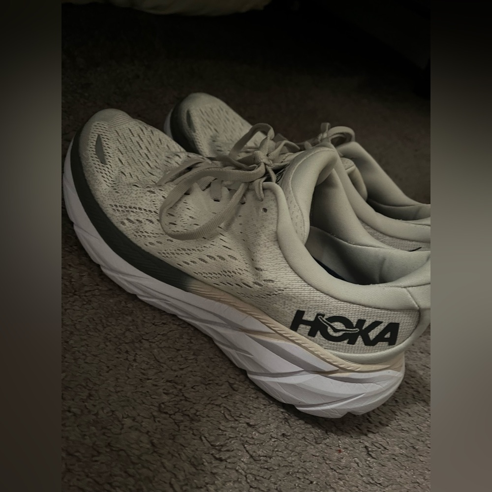 Hoka Clifton 8